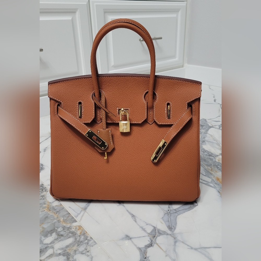 Elegant Tan Leather Handbag